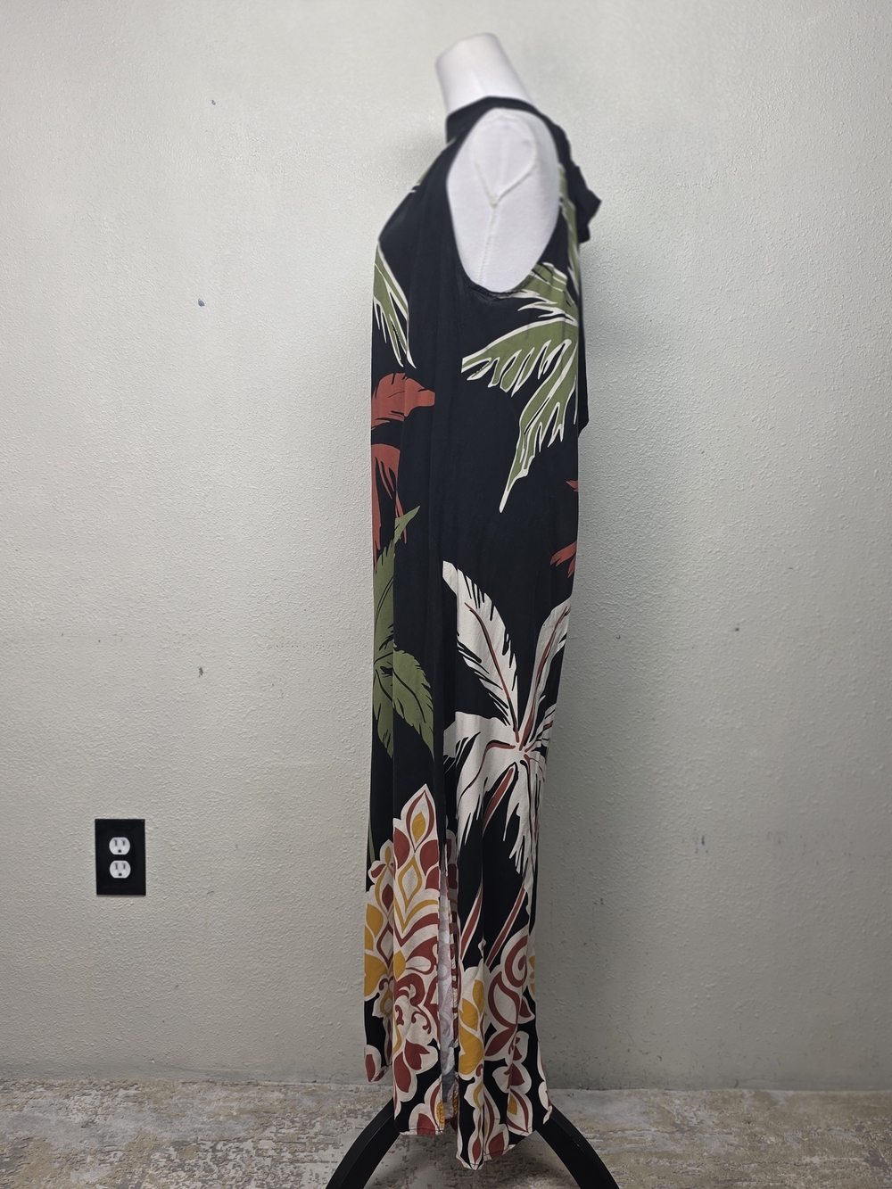 MSK Black Halter Maxi Dress with Tropical Palm Print - Picture 5 of 8